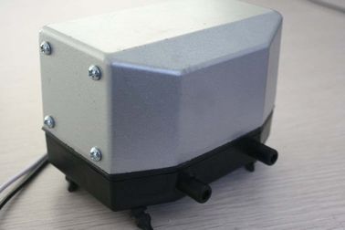 7W アルミニウム AC 空気ベッドの低圧 18kpa AC120V のための電磁石の空気ポンプ
